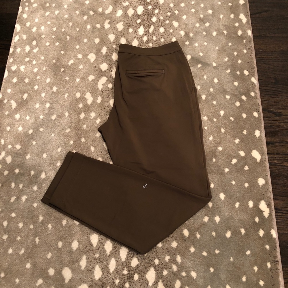 lululemon “on the fly” pant size 8